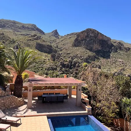 Al Qasr Mountain Retreat In The Heart Of Cortijo Cabrera * 图雷