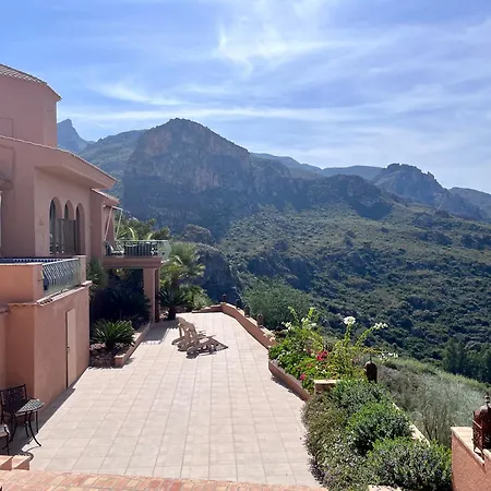 Al Qasr Mountain Retreat In The Heart Of Cortijo Cabrera 빌라